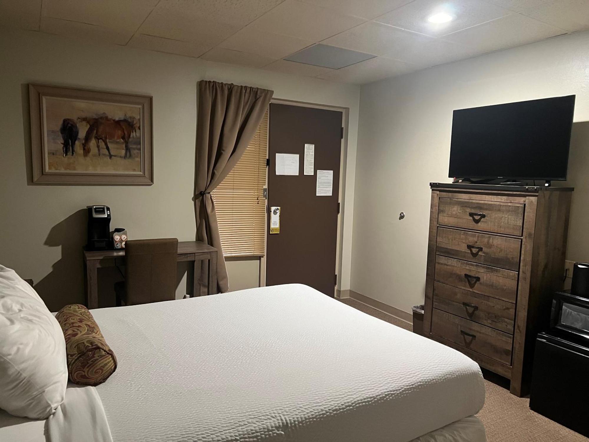 The Stables Inn & Suites Salem Екстериор снимка
