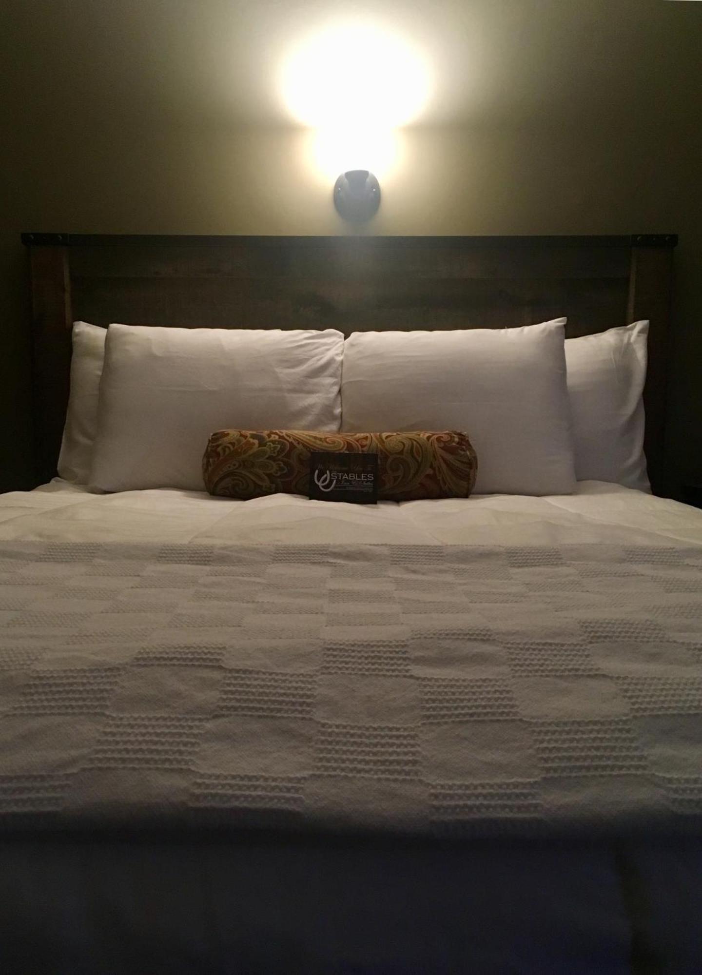 The Stables Inn & Suites Salem Екстериор снимка