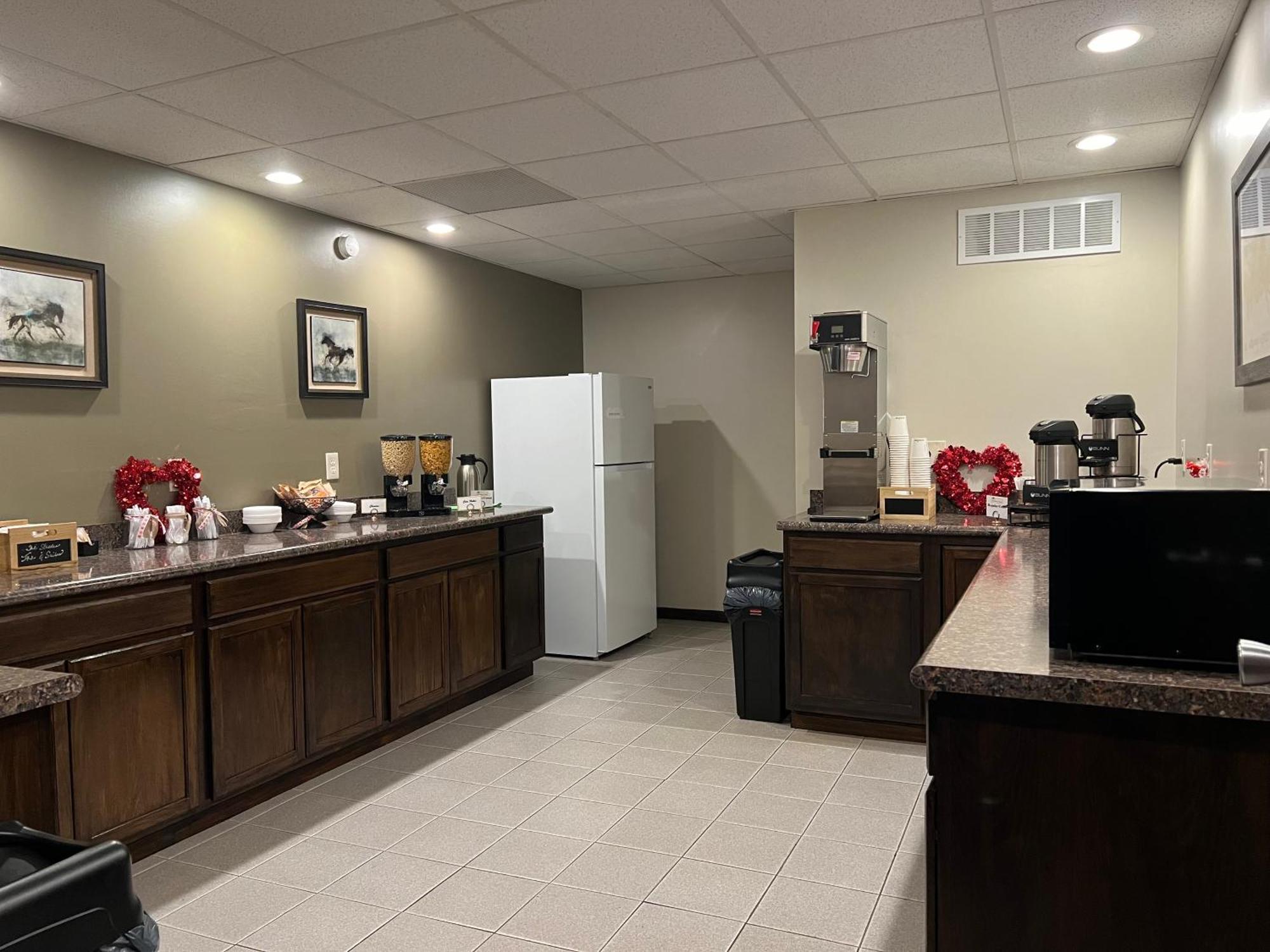 The Stables Inn & Suites Salem Екстериор снимка