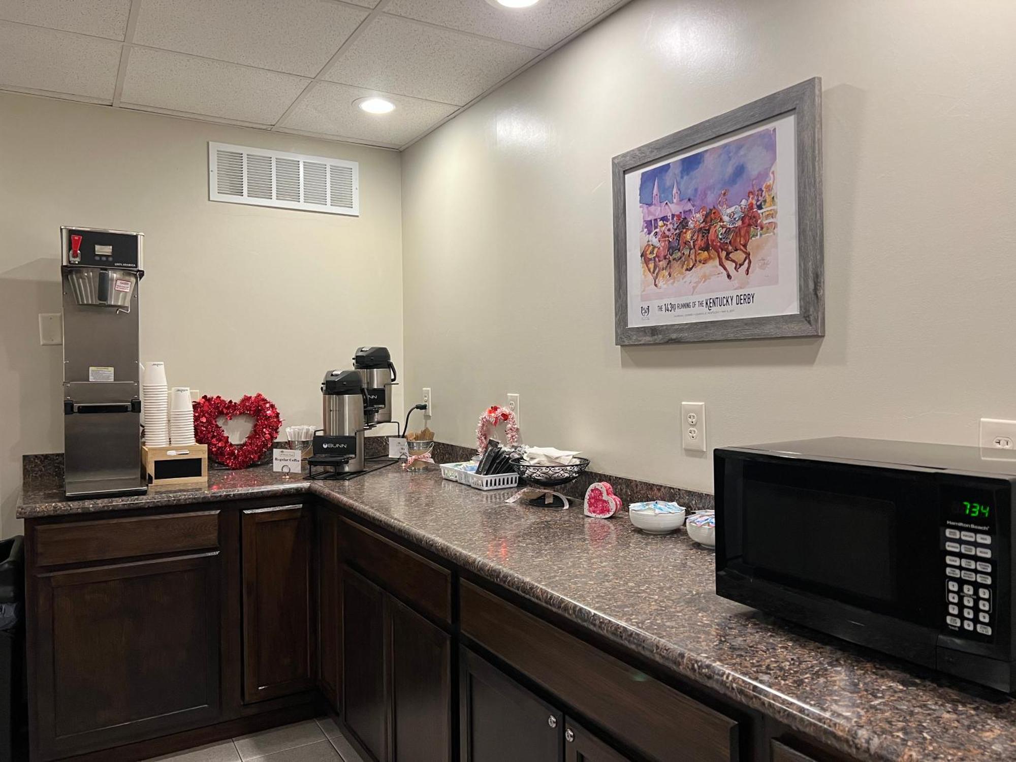 The Stables Inn & Suites Salem Екстериор снимка