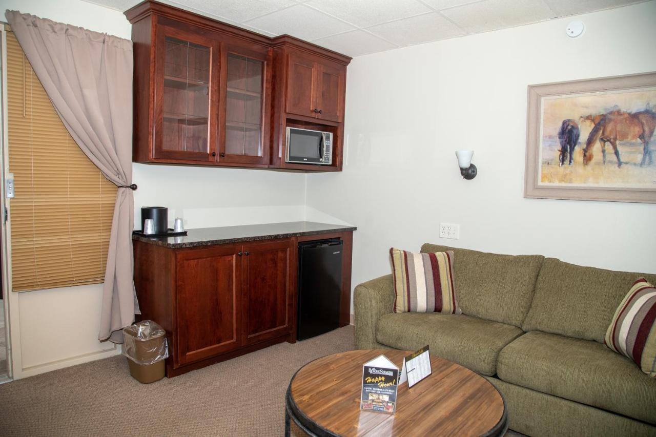 The Stables Inn & Suites Salem Екстериор снимка