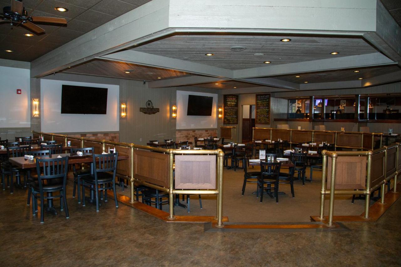 The Stables Inn & Suites Salem Екстериор снимка