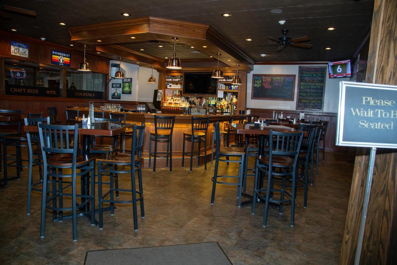 The Stables Inn & Suites Salem Екстериор снимка
