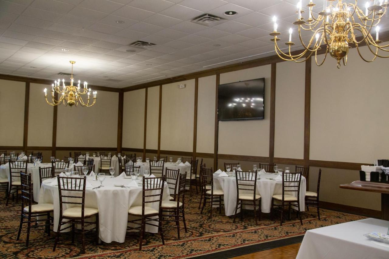 The Stables Inn & Suites Salem Екстериор снимка
