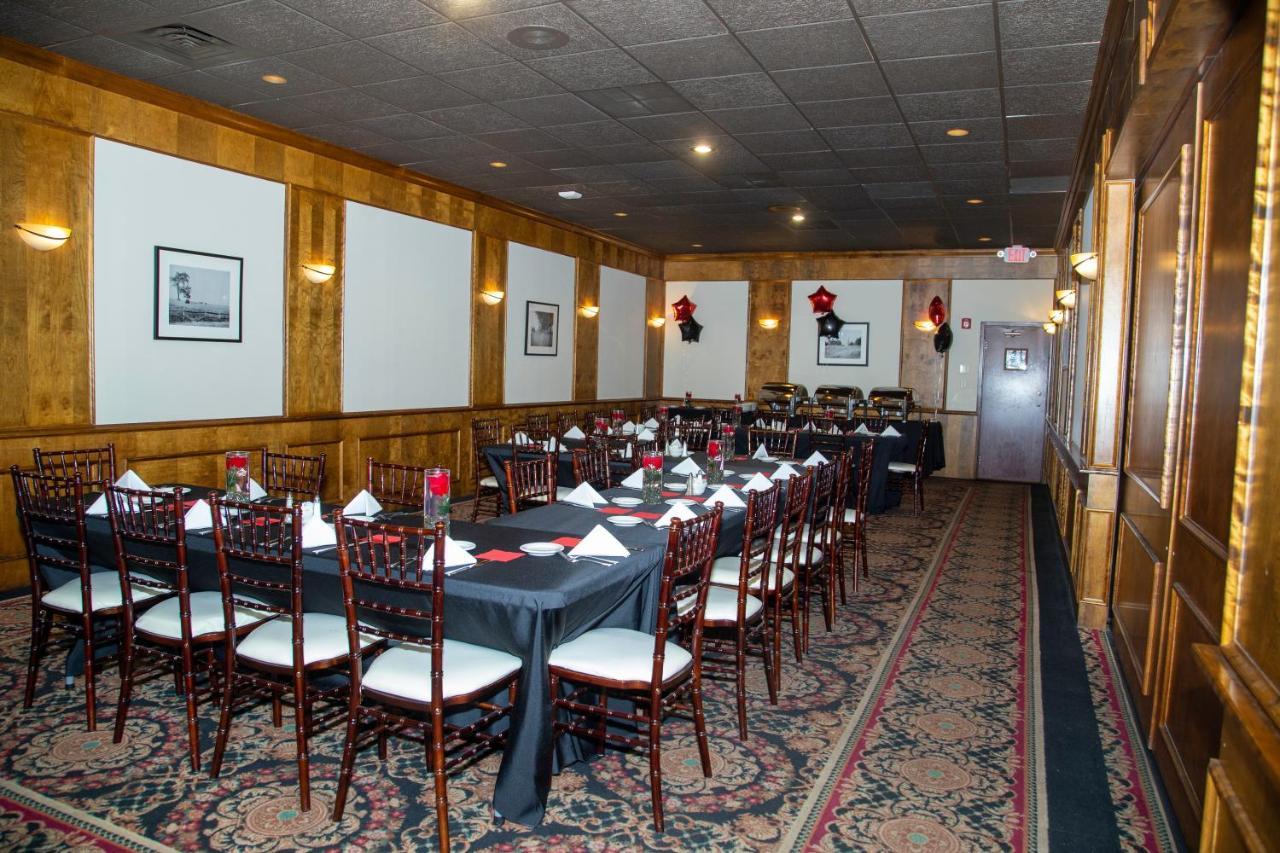 The Stables Inn & Suites Salem Екстериор снимка